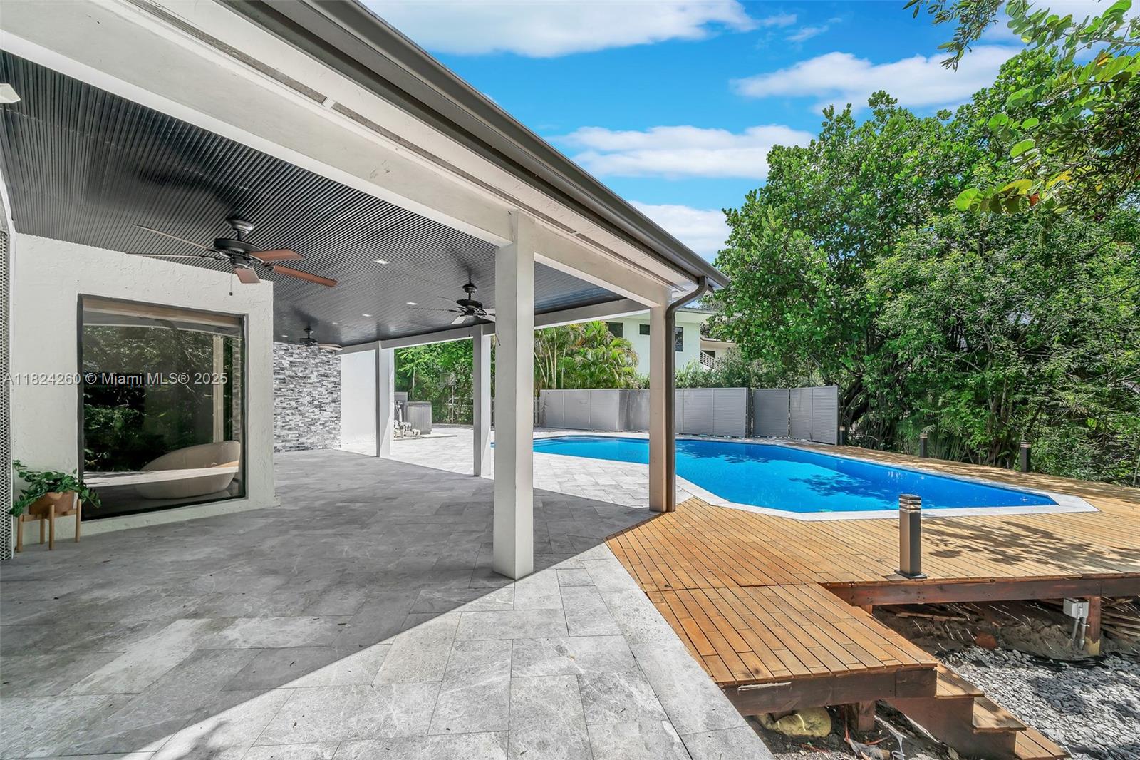 5811 SW 33rd Ter Hollywood, FL 33312