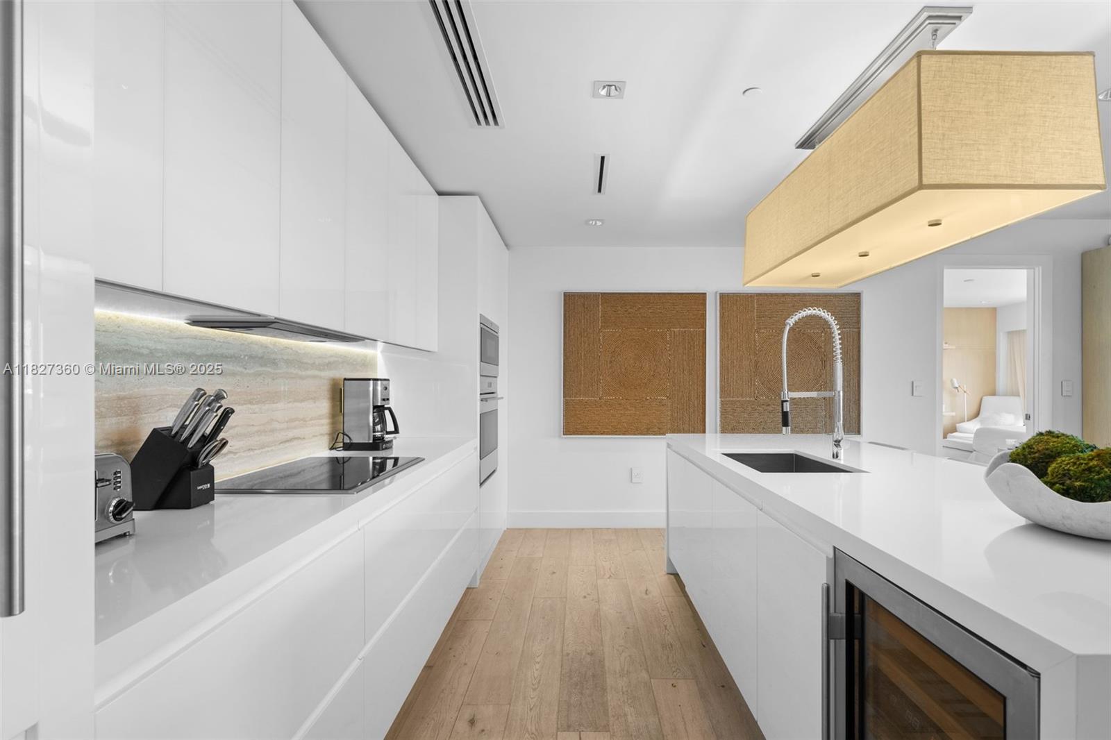 102 24th St #PH-1706 Miami Beach, FL 33139