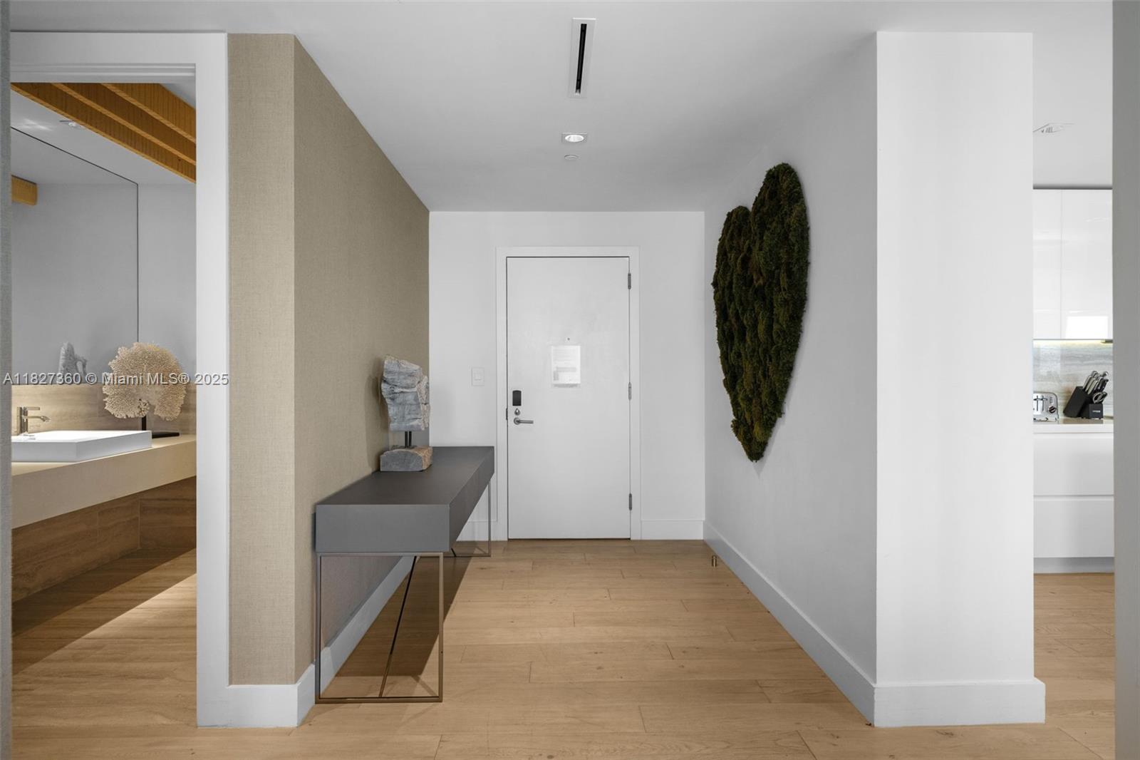 102 24th St #PH-1706 Miami Beach, FL 33139