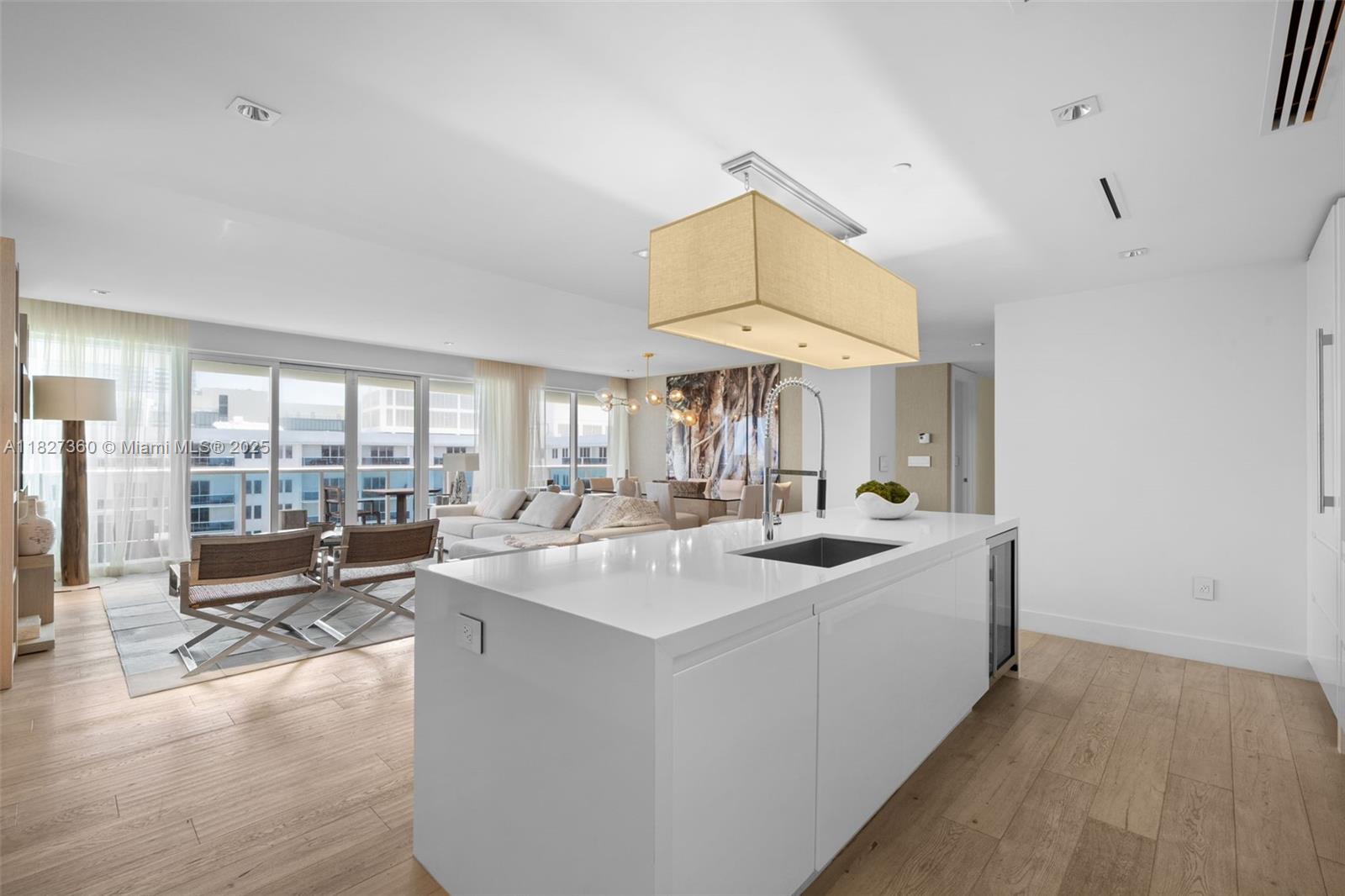 102 24th St #PH-1706 Miami Beach, FL 33139