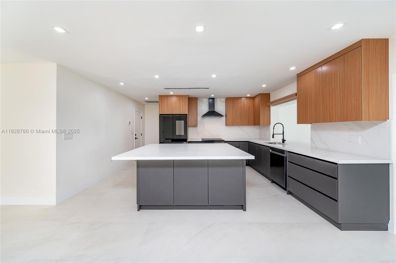 7101 E Troon Cir Miami Lakes, FL 33014