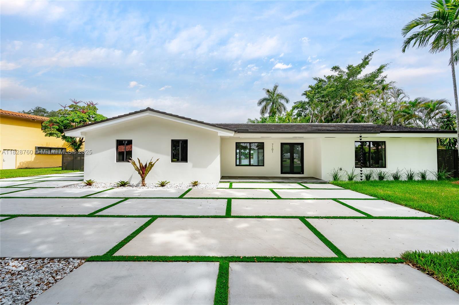 7101 E Troon Cir Miami Lakes, FL 33014