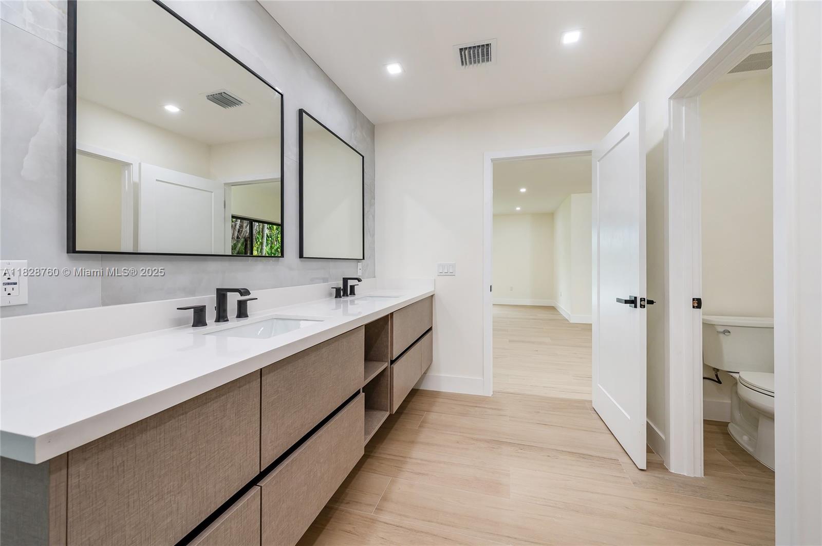 7101 E Troon Cir Miami Lakes, FL 33014