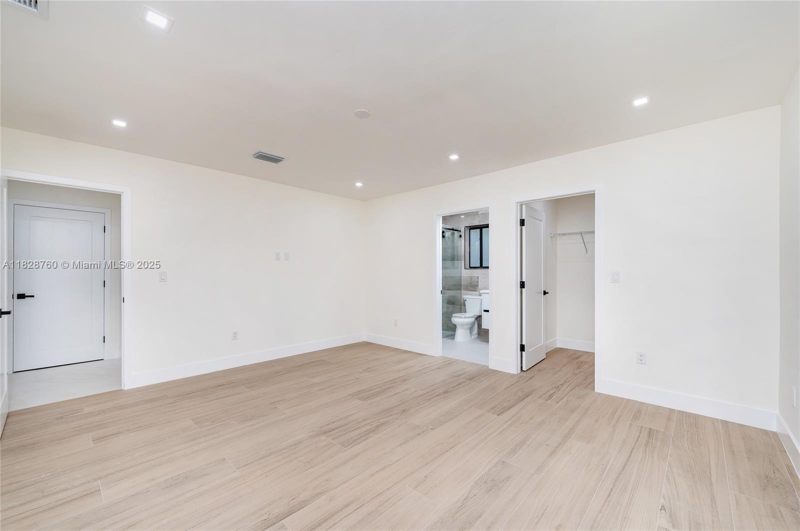 7101 E Troon Cir Miami Lakes, FL 33014