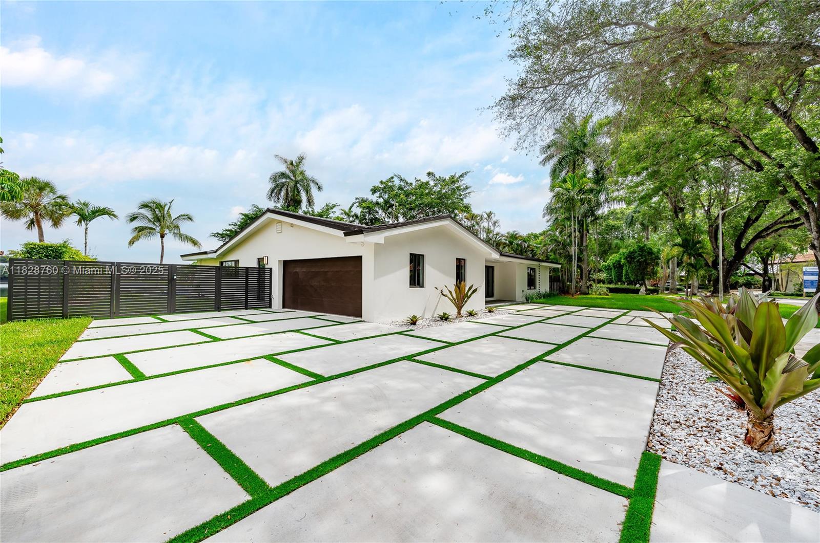 7101 E Troon Cir Miami Lakes, FL 33014