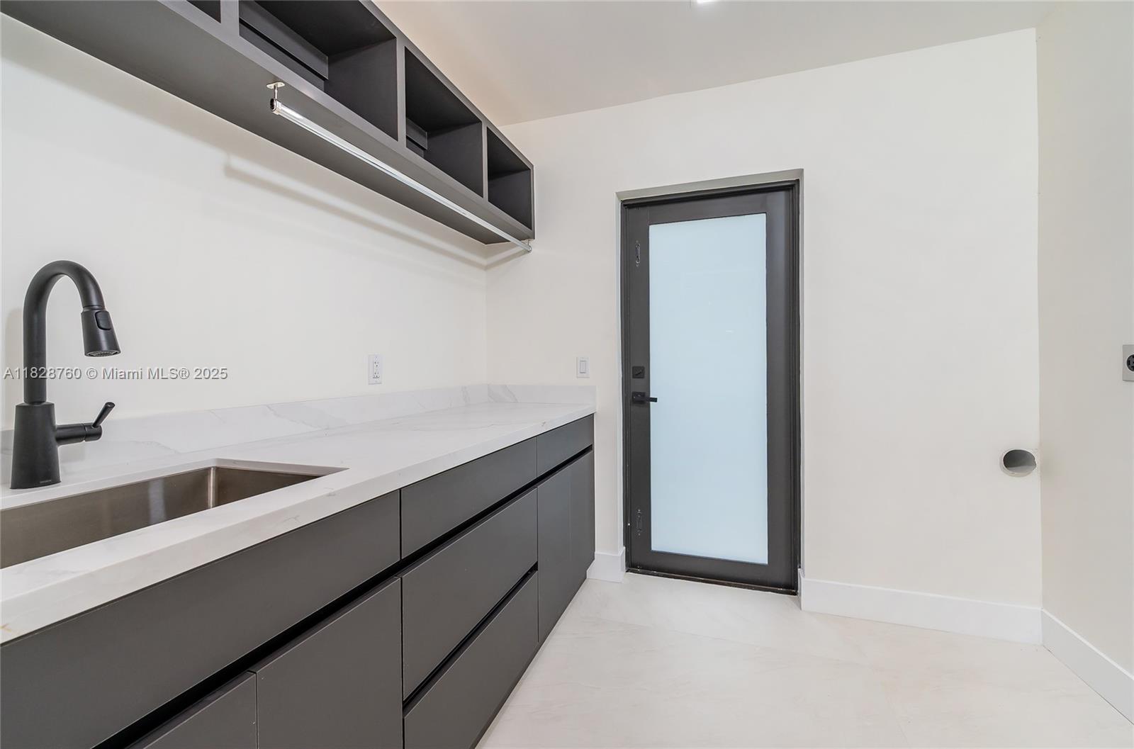 7101 E Troon Cir Miami Lakes, FL 33014