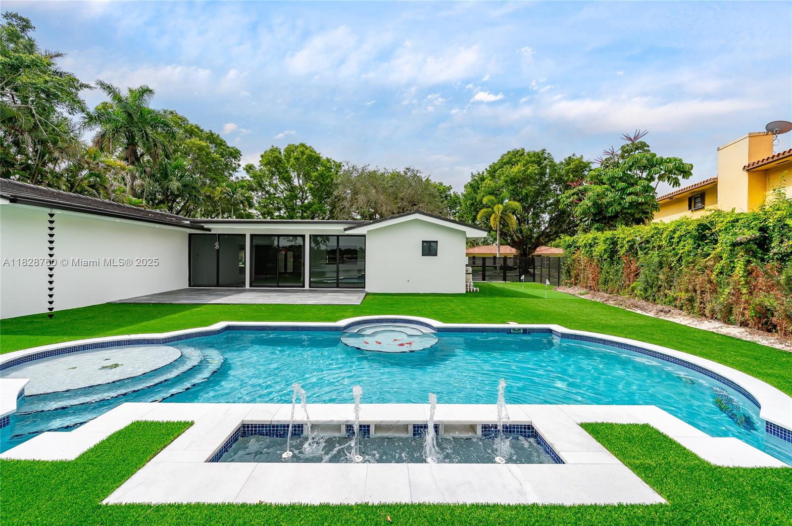 7101 E Troon Cir Miami Lakes, FL 33014