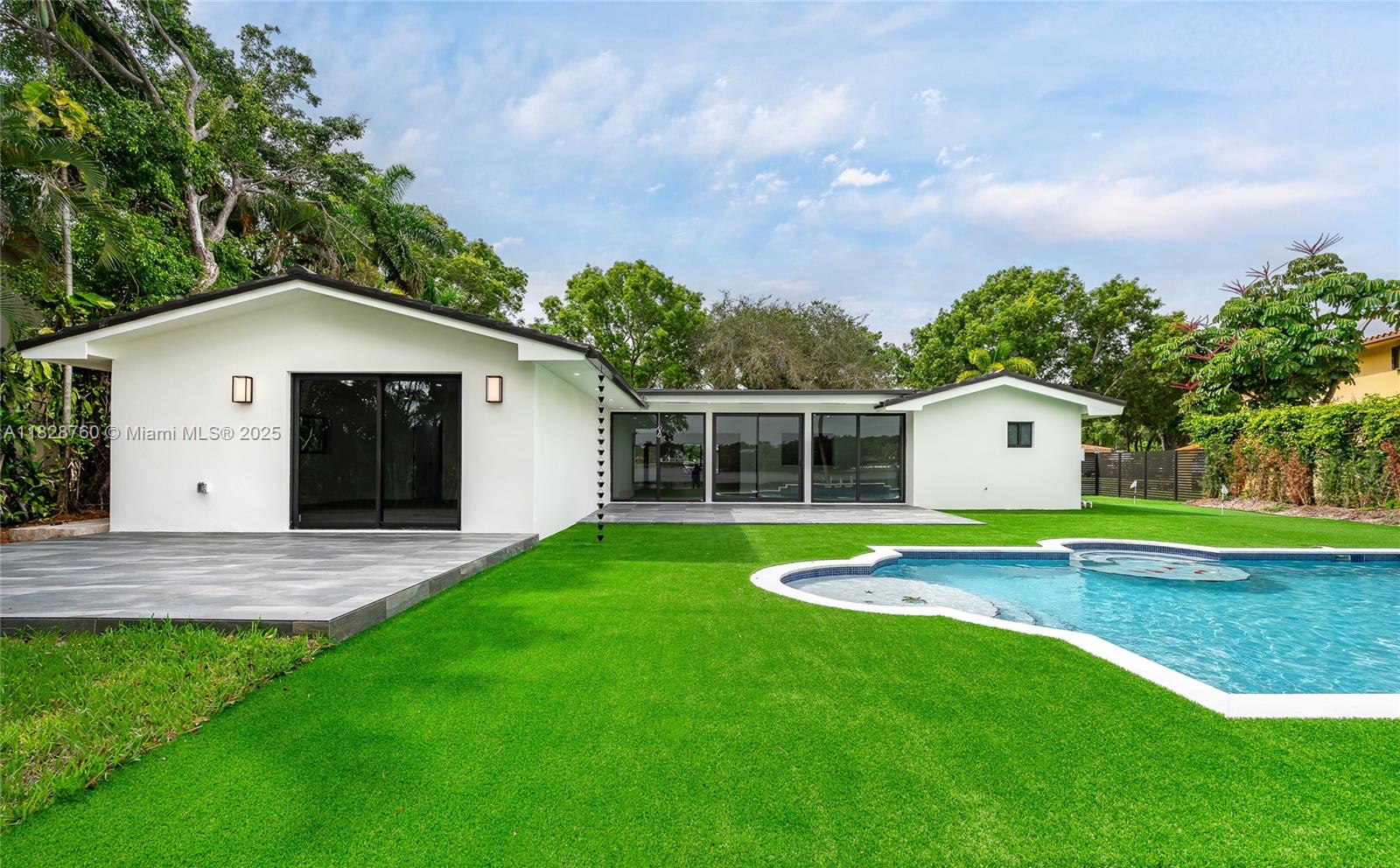 7101 E Troon Cir Miami Lakes, FL 33014