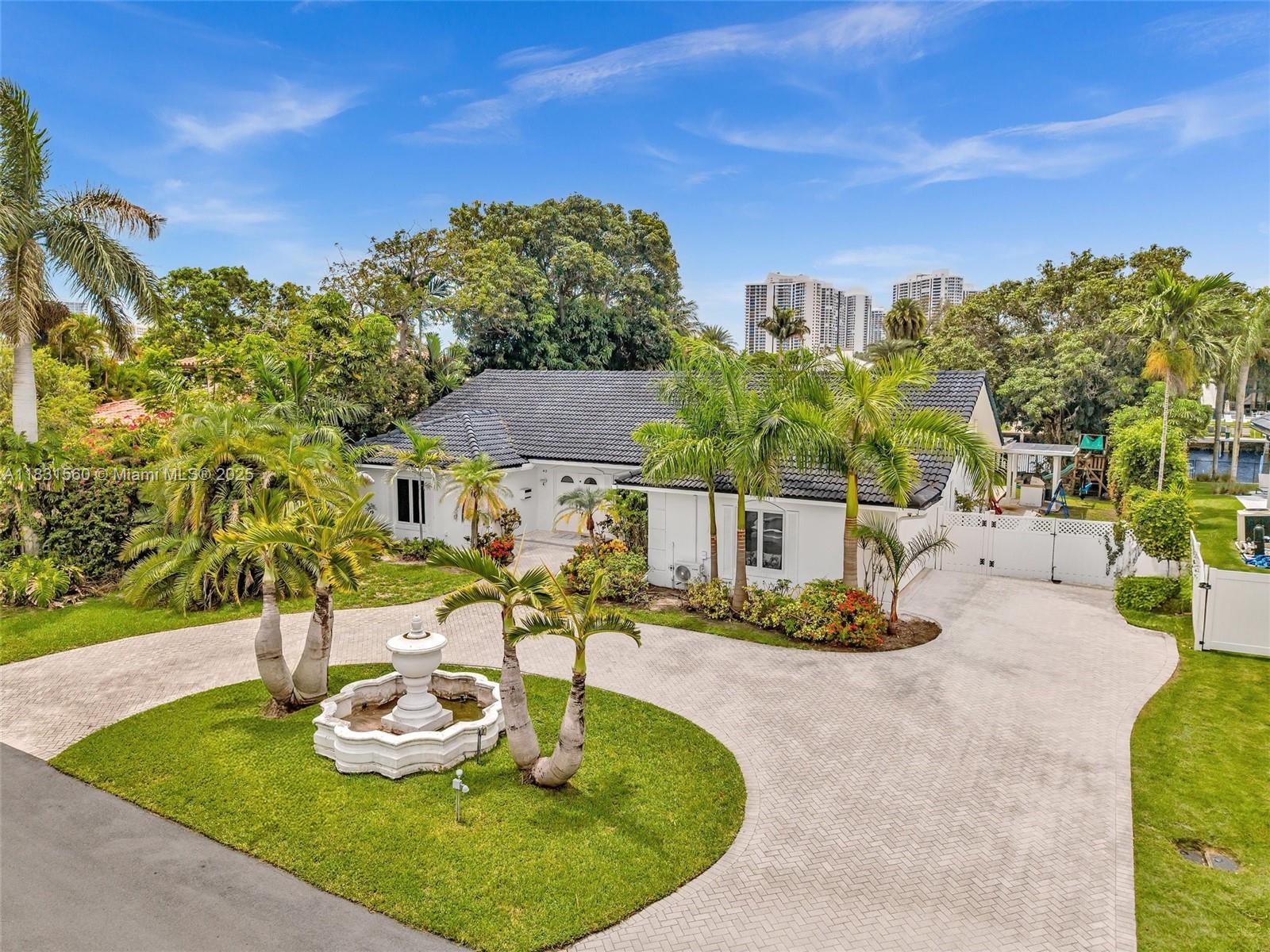413 Tamarind Dr