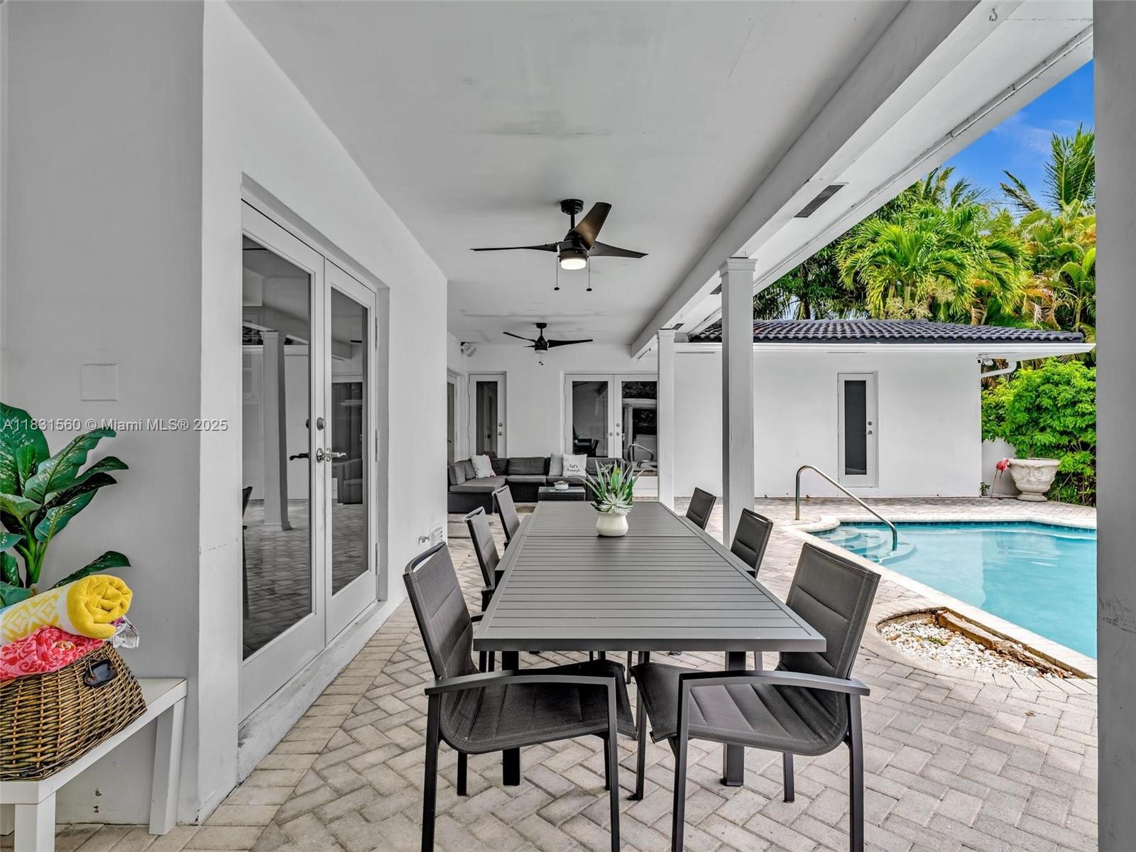 413 Tamarind Dr Hallandale Beach, FL 33009