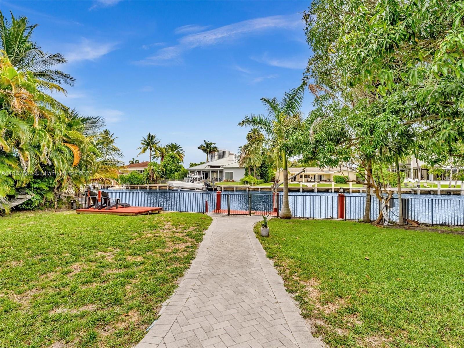 413 Tamarind Dr Hallandale Beach, FL 33009