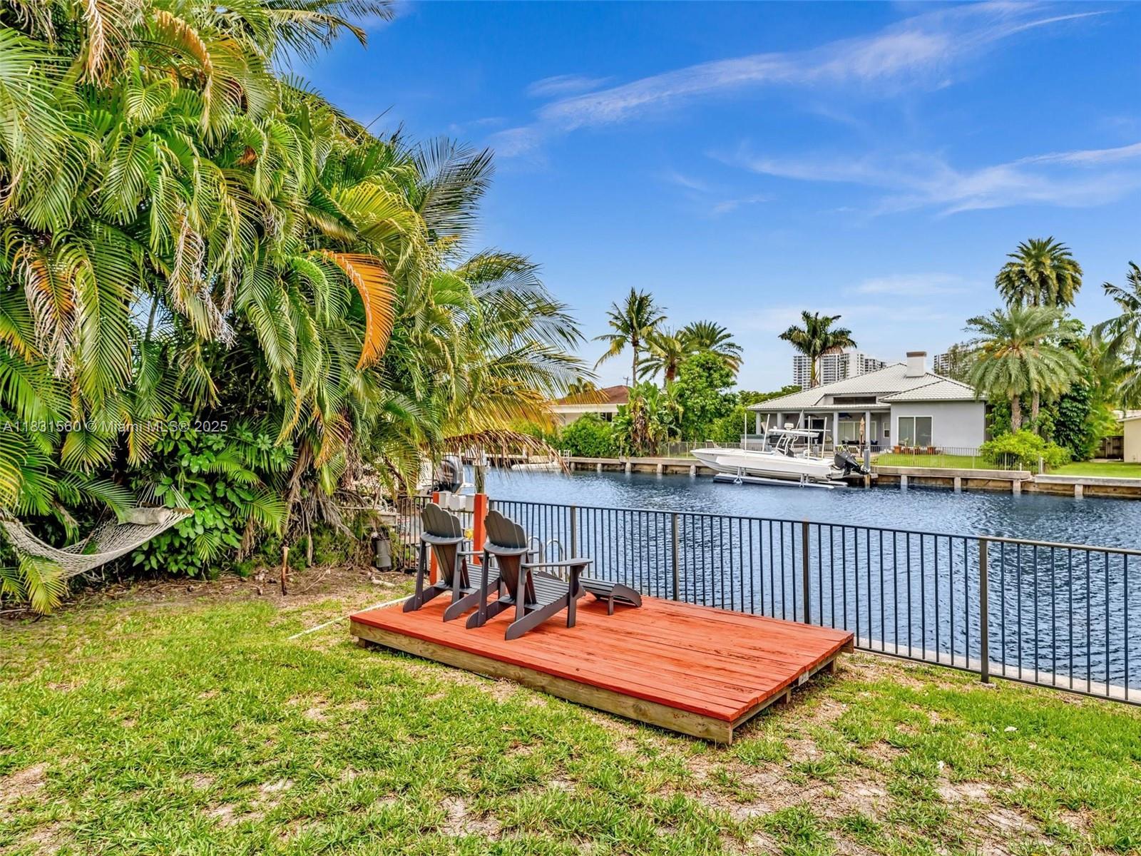 413 Tamarind Dr Hallandale Beach, FL 33009