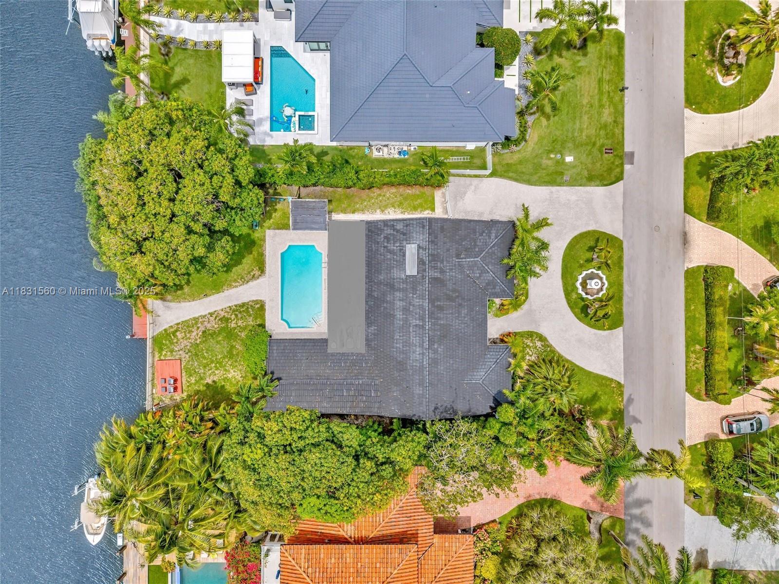 413 Tamarind Dr Hallandale Beach, FL 33009