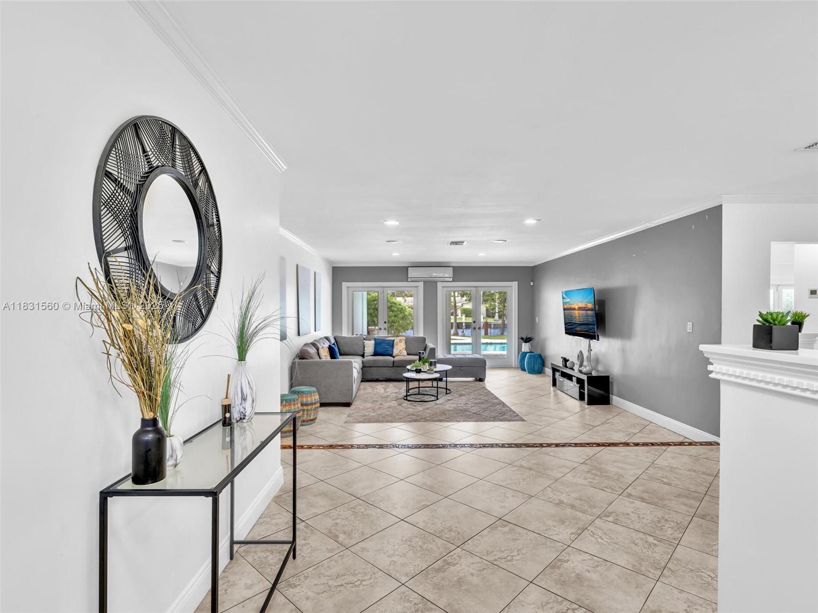 413 Tamarind Dr Hallandale Beach, FL 33009