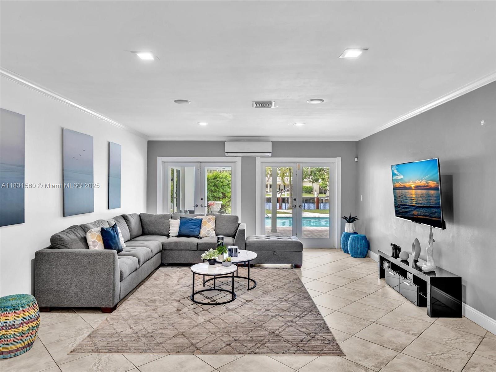 413 Tamarind Dr Hallandale Beach, FL 33009