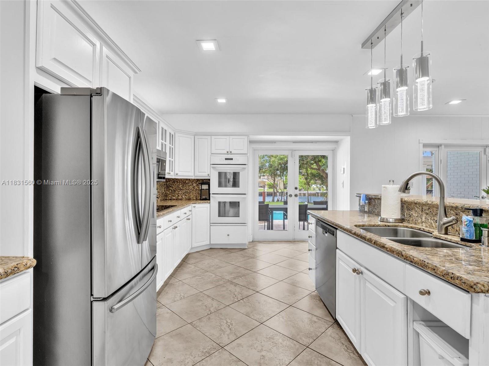 413 Tamarind Dr Hallandale Beach, FL 33009