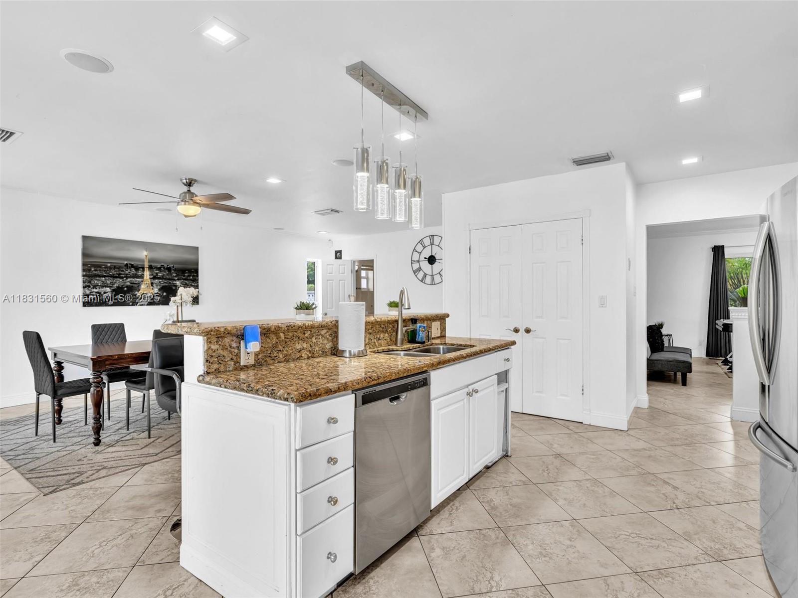 413 Tamarind Dr Hallandale Beach, FL 33009