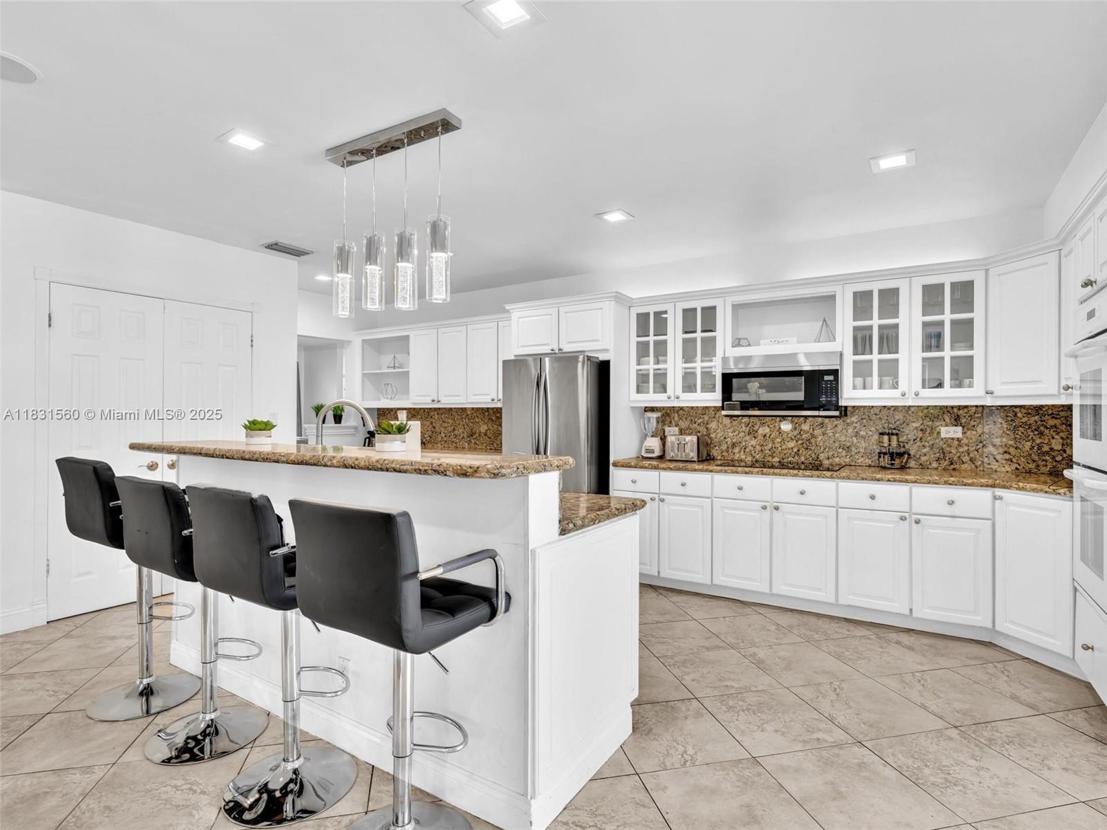 413 Tamarind Dr Hallandale Beach, FL 33009