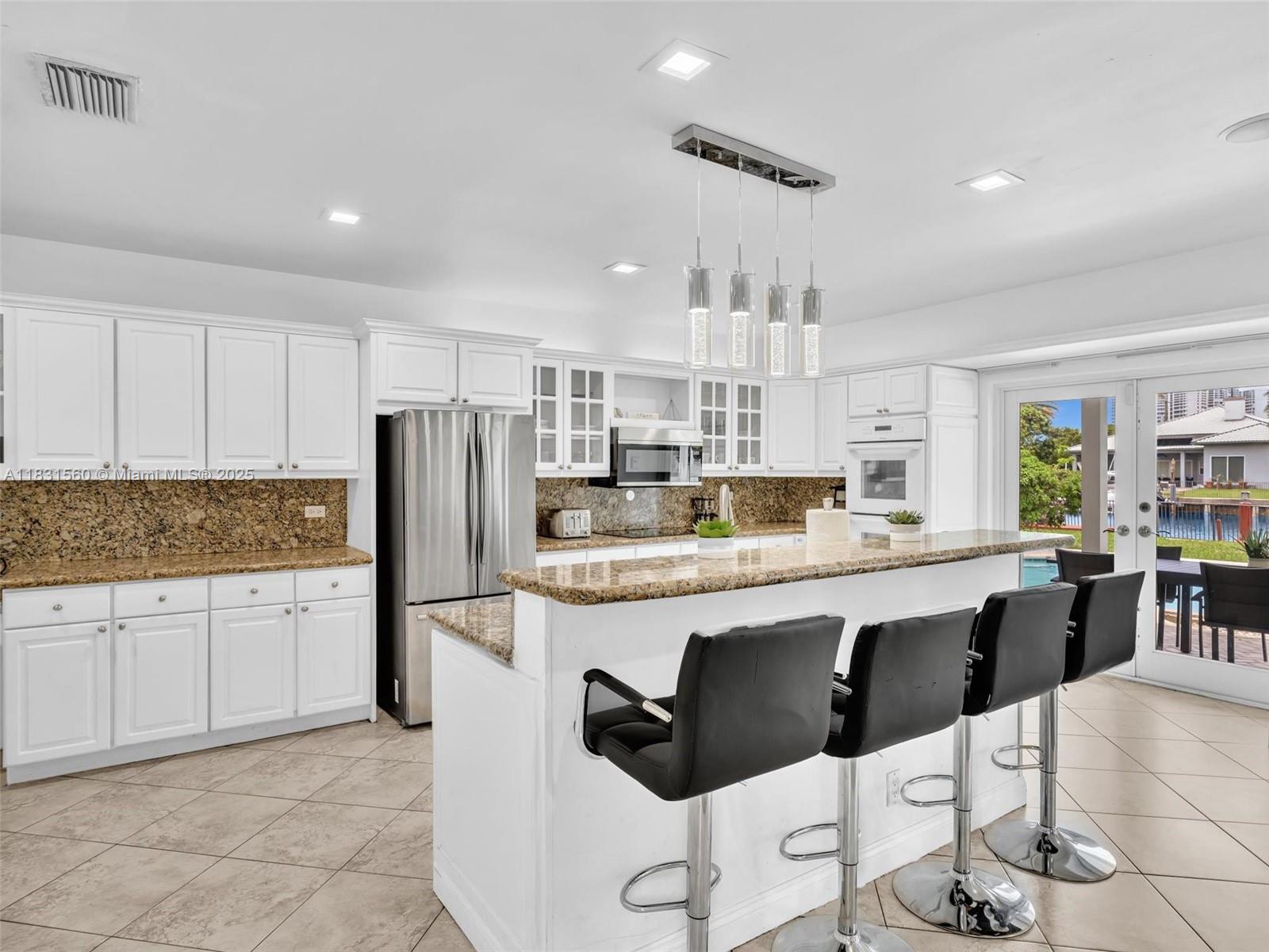 413 Tamarind Dr Hallandale Beach, FL 33009