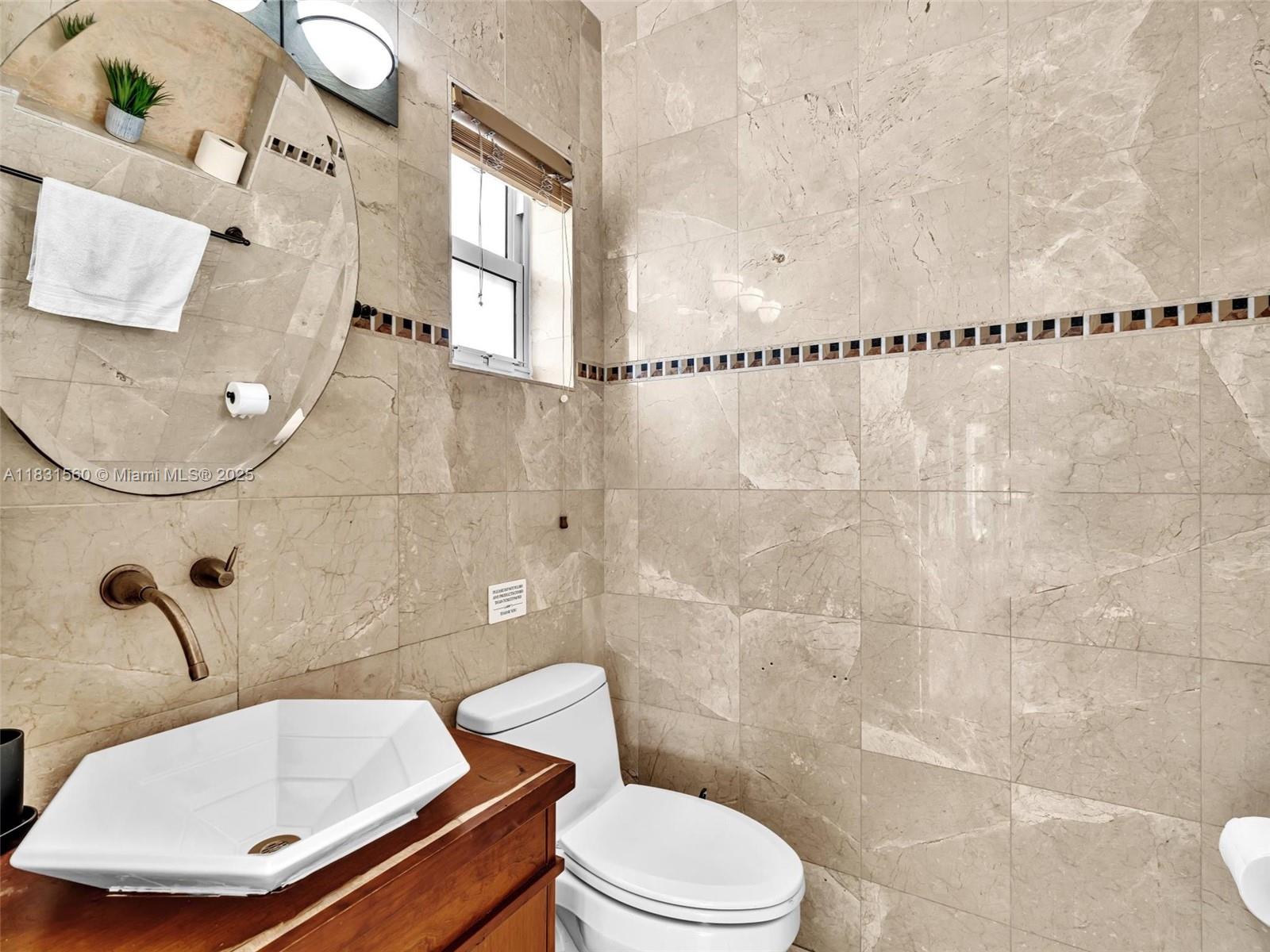 413 Tamarind Dr Hallandale Beach, FL 33009