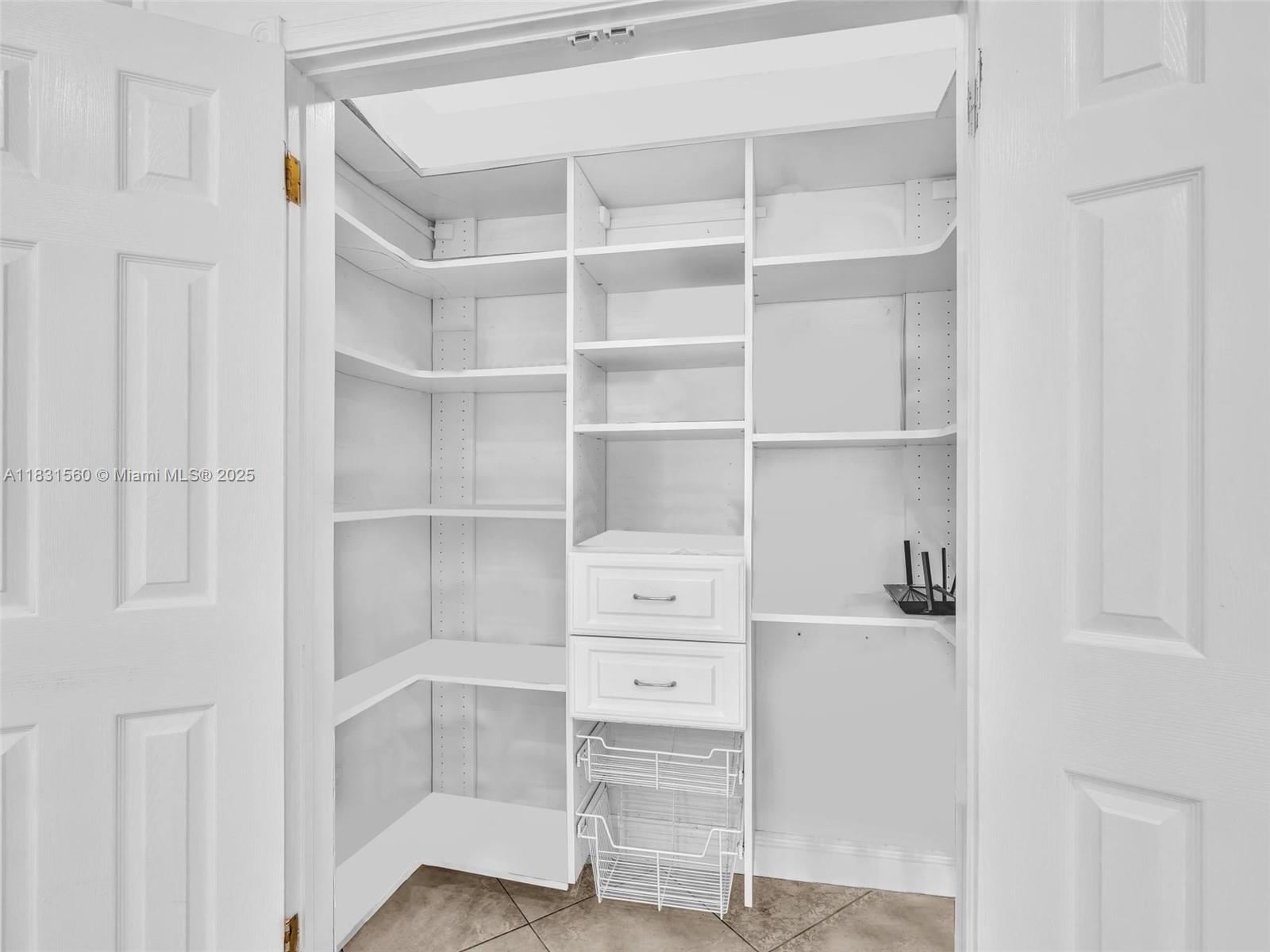 413 Tamarind Dr Hallandale Beach, FL 33009