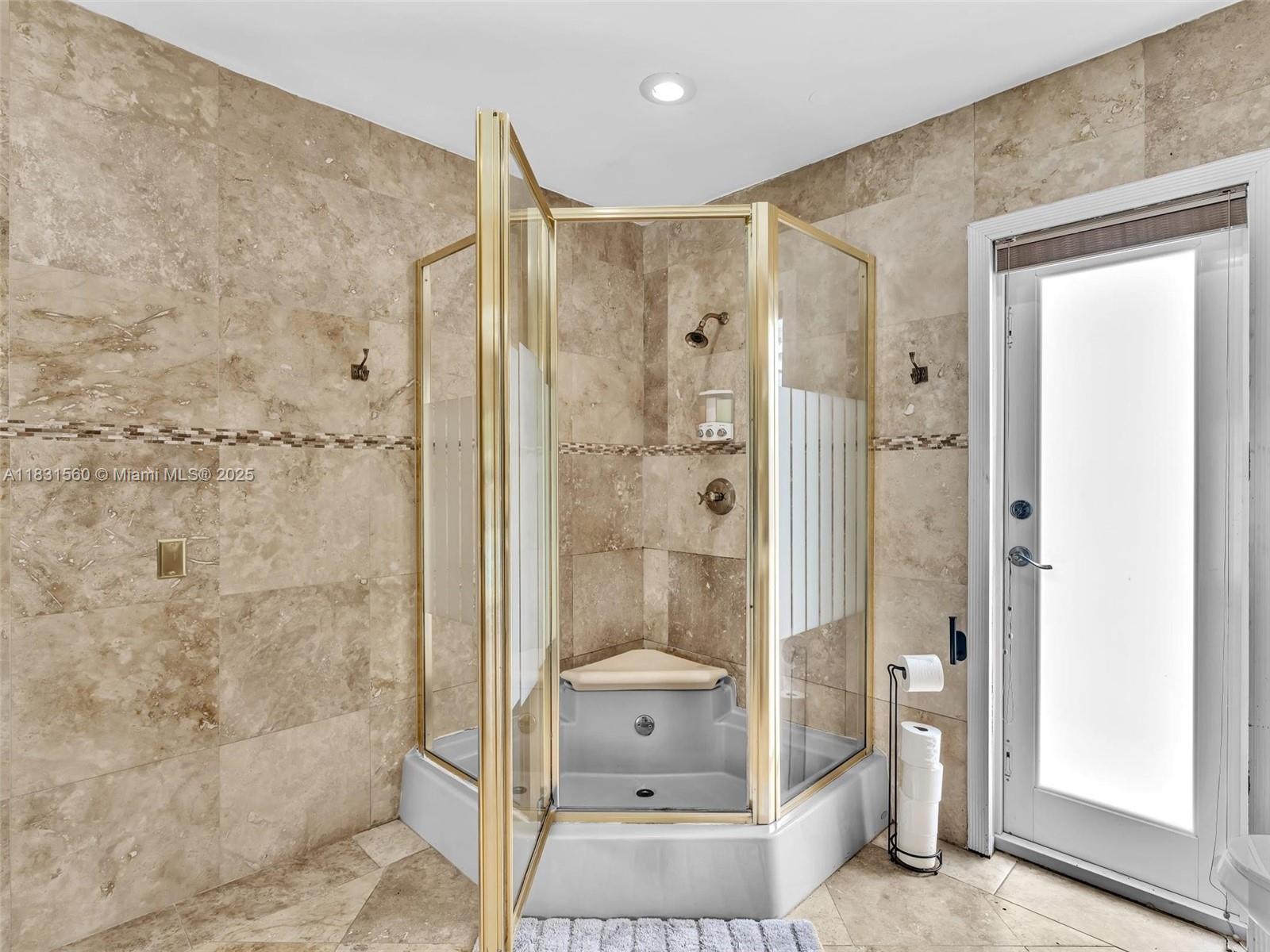 413 Tamarind Dr Hallandale Beach, FL 33009