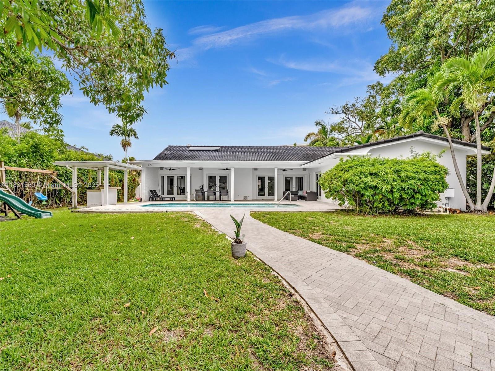 413 Tamarind Dr Hallandale Beach, FL 33009