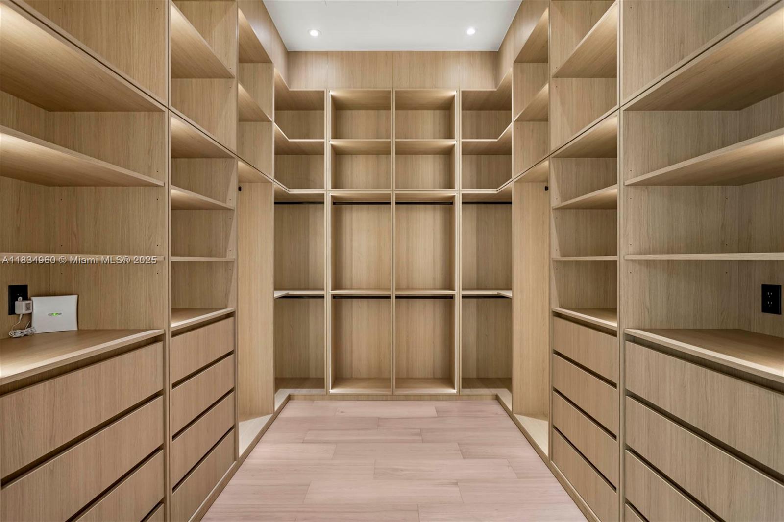 6445 SW 102nd Ave Miami, FL 33173