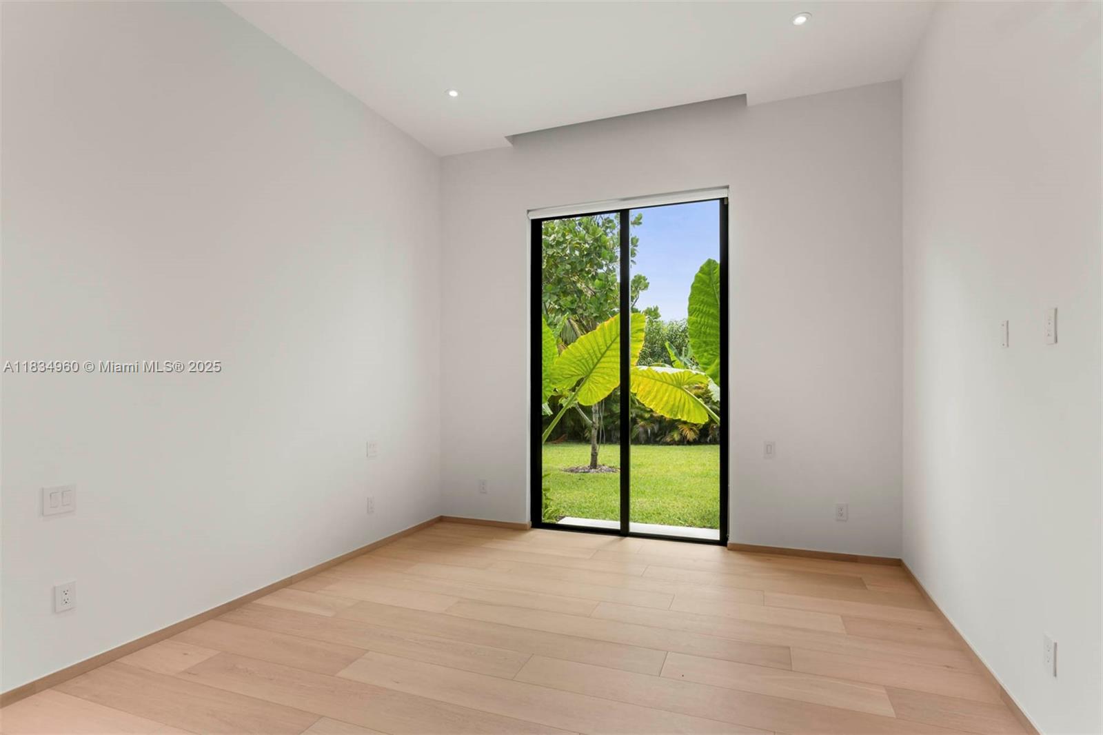 6445 SW 102nd Ave Miami, FL 33173