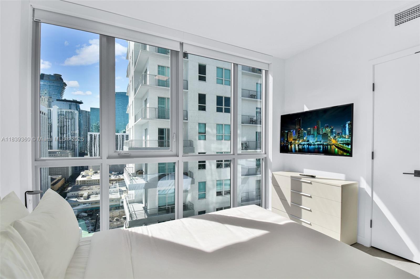 image Yotelpad23