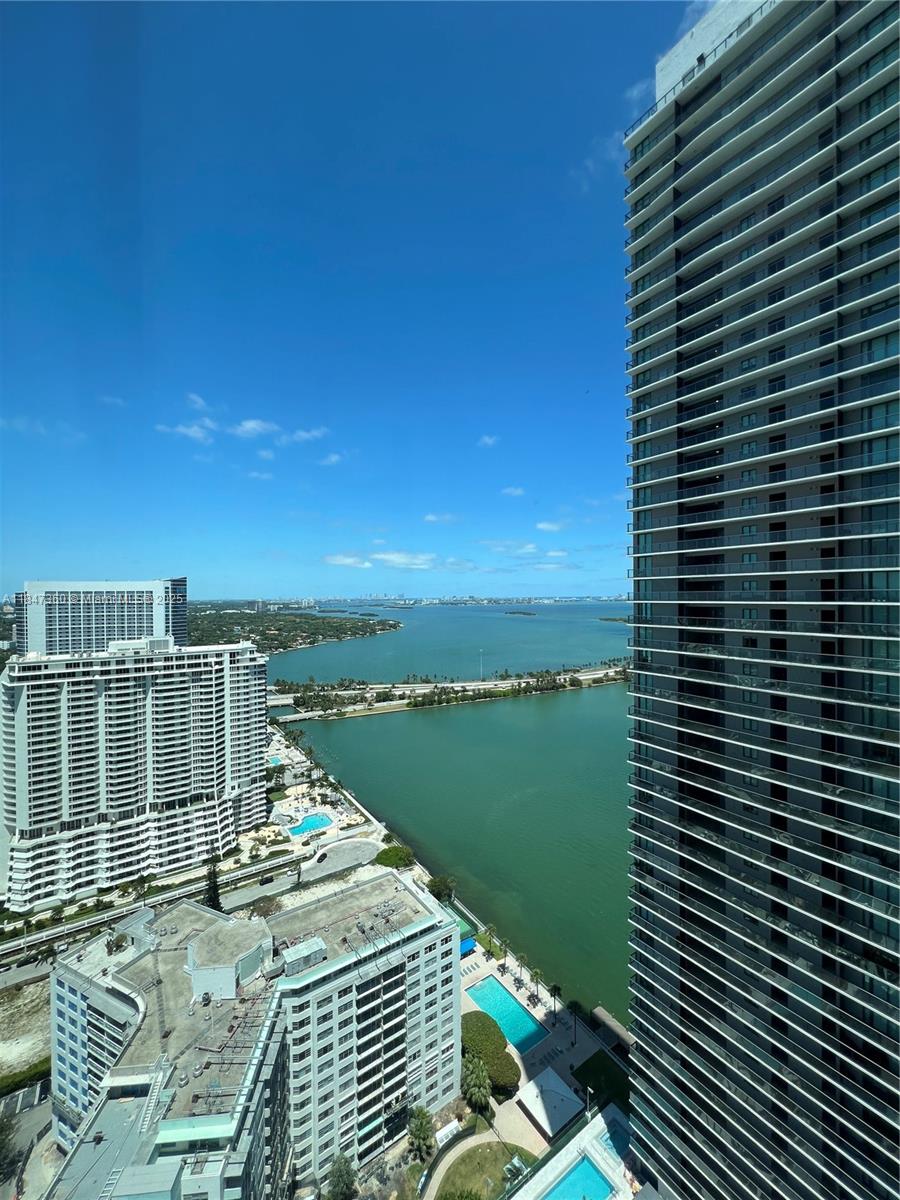 650 NE 32nd St #3508