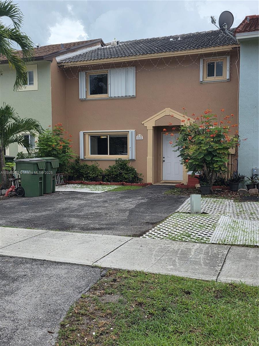 1084 SE 13th Ave
