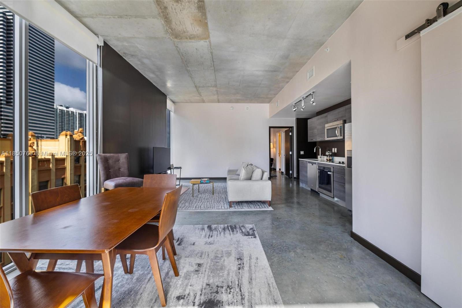 image Centro Condominium2