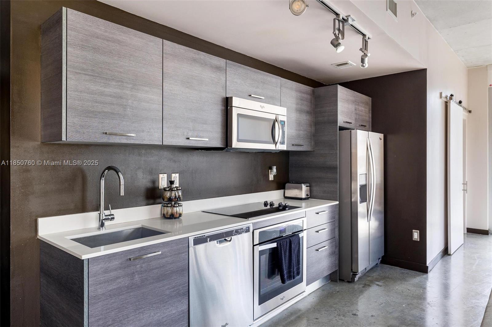 image Centro Condominium5