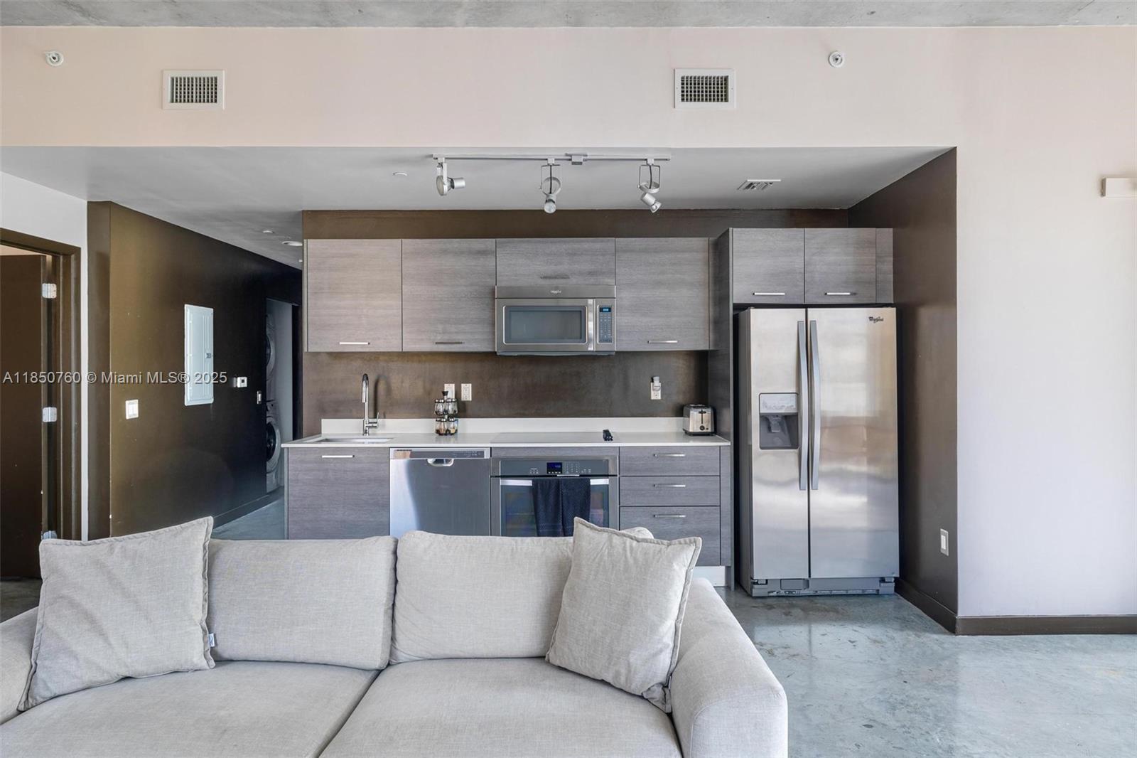 image Centro Condominium6
