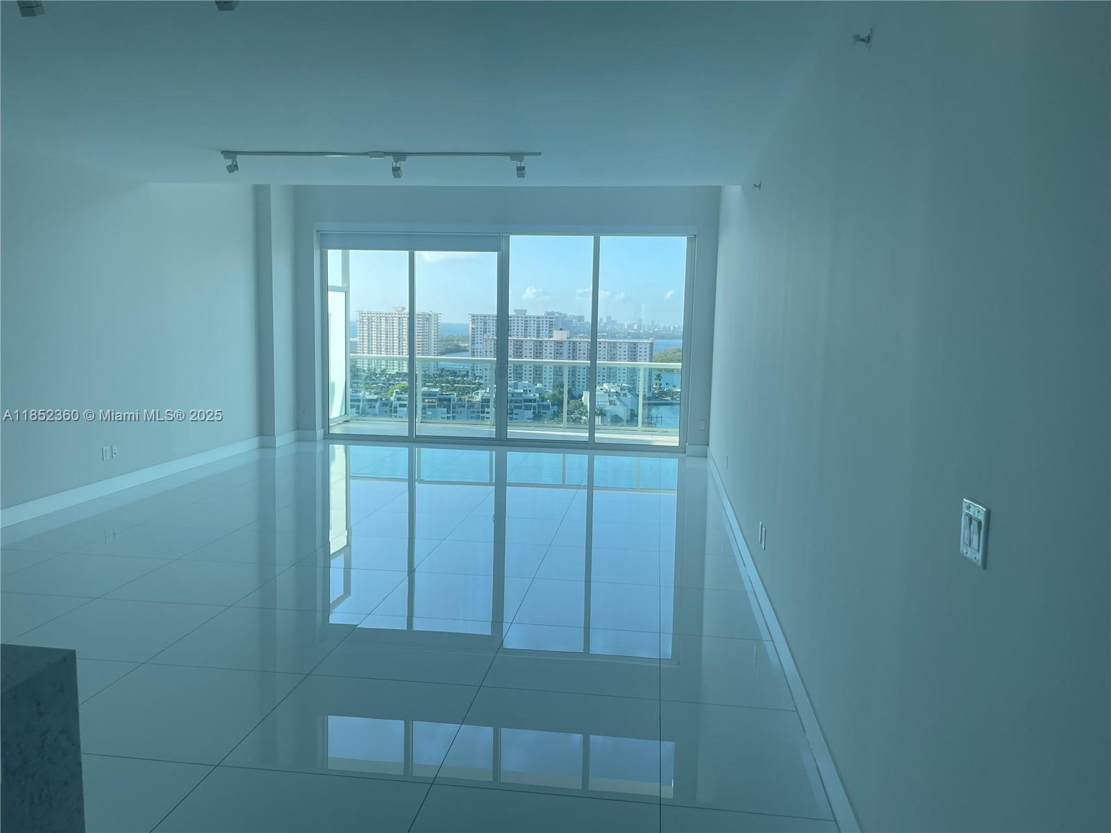 image 400 Sunny Isles11