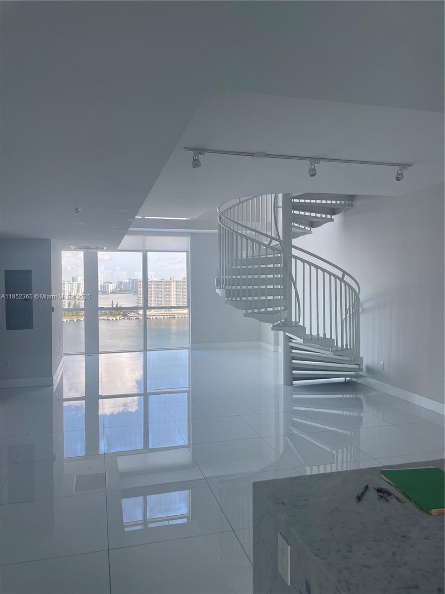 image 400 Sunny Isles12