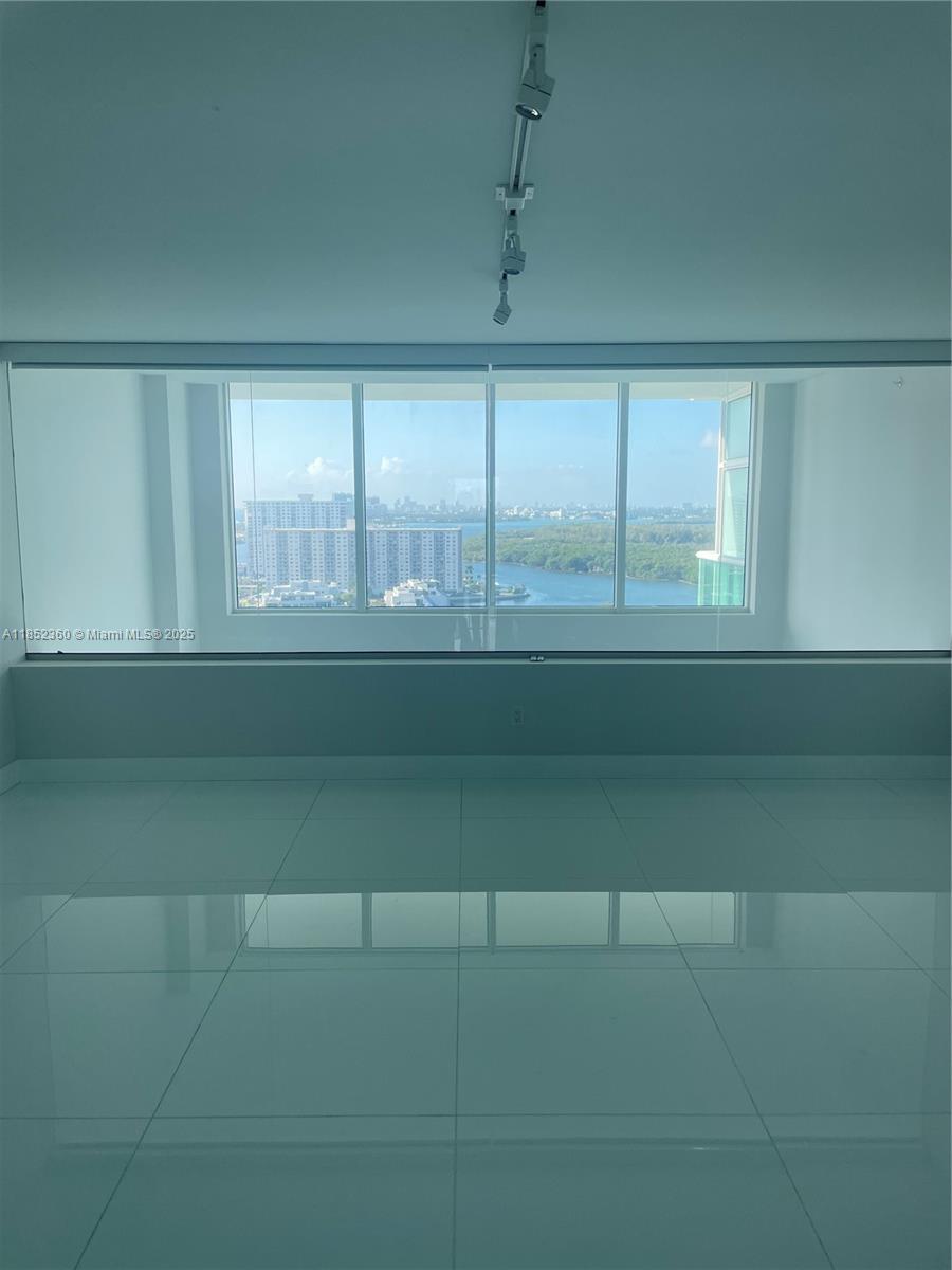 image 400 Sunny Isles18
