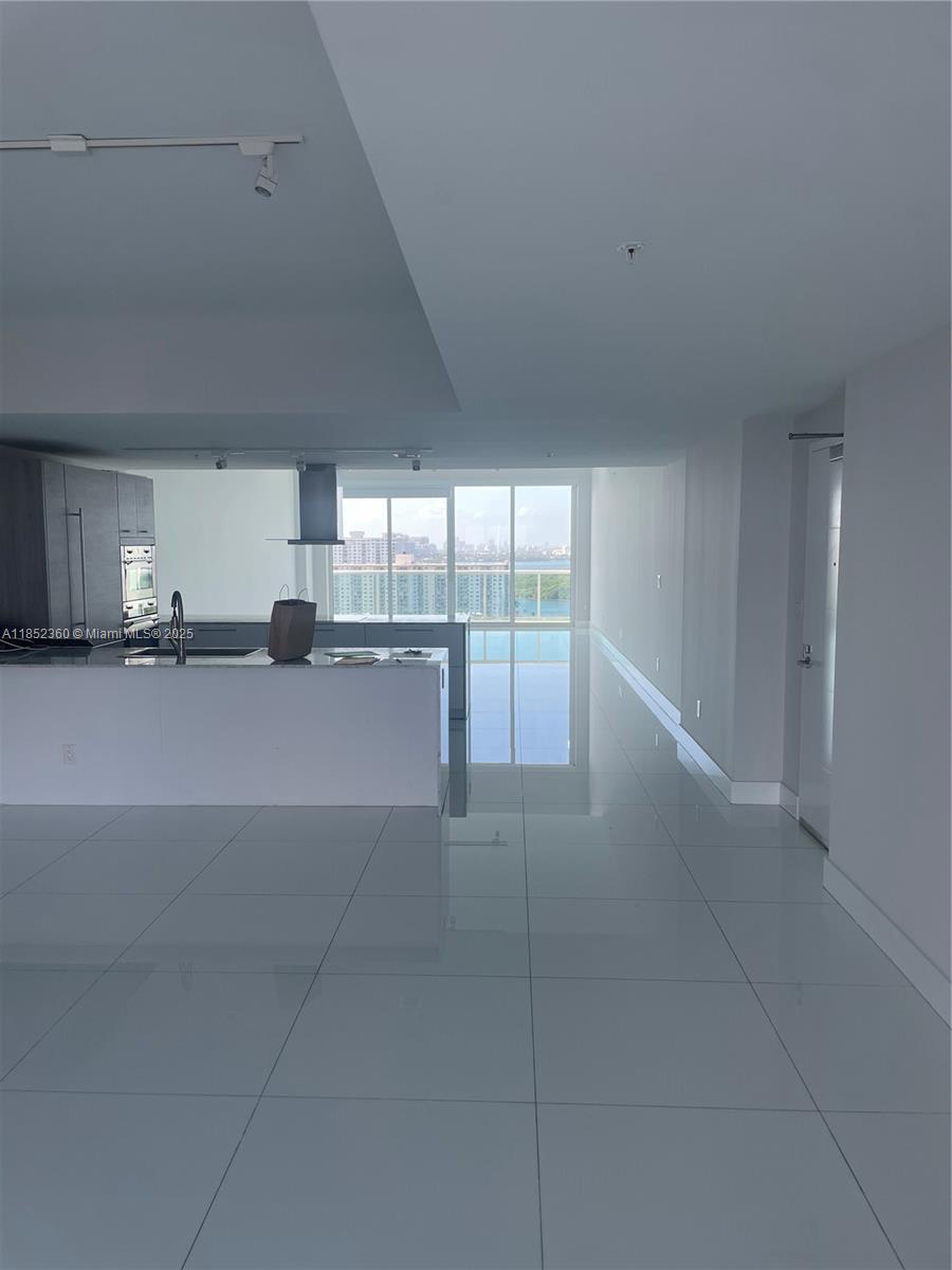 image 400 Sunny Isles20