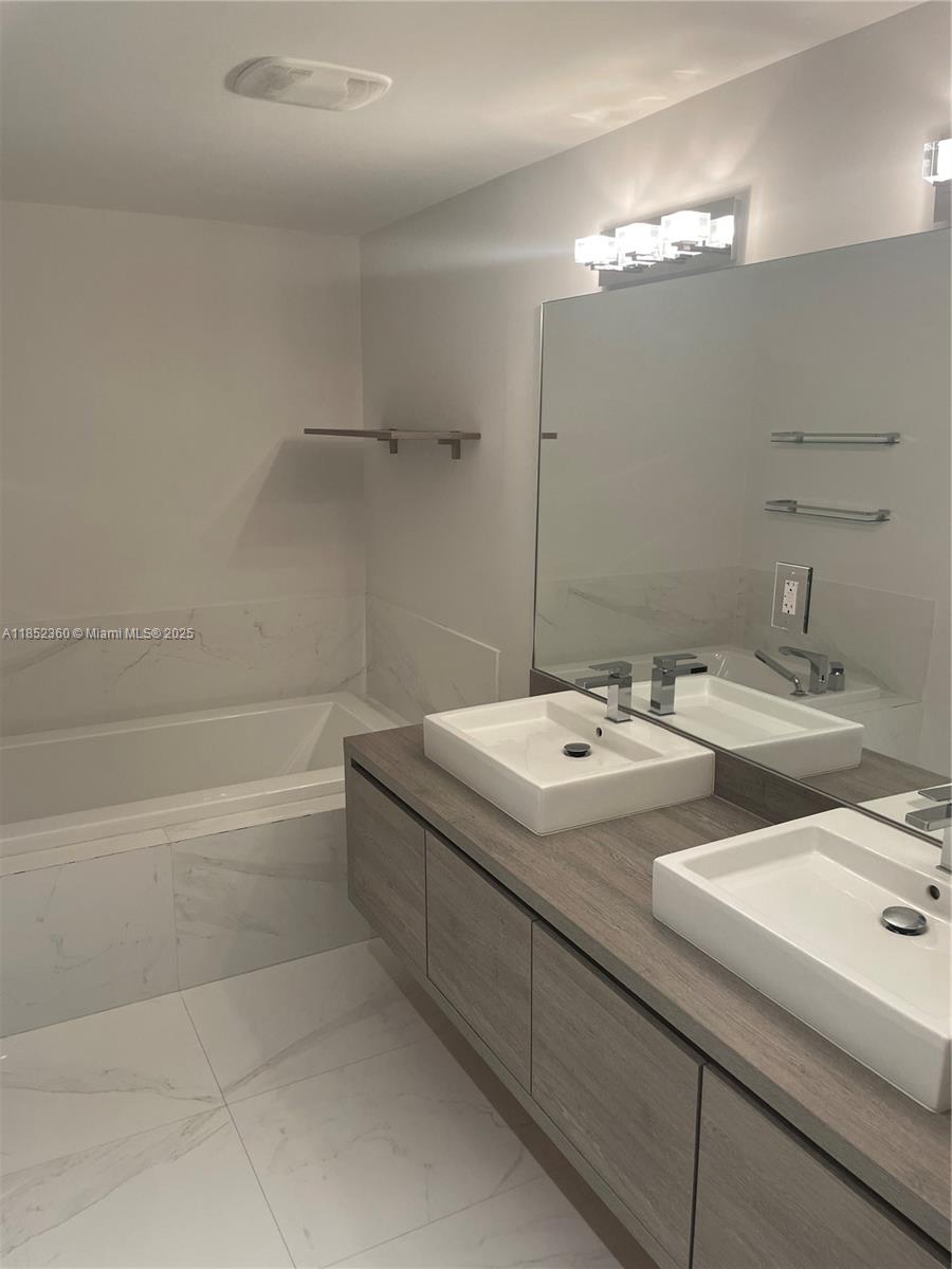 image 400 Sunny Isles25
