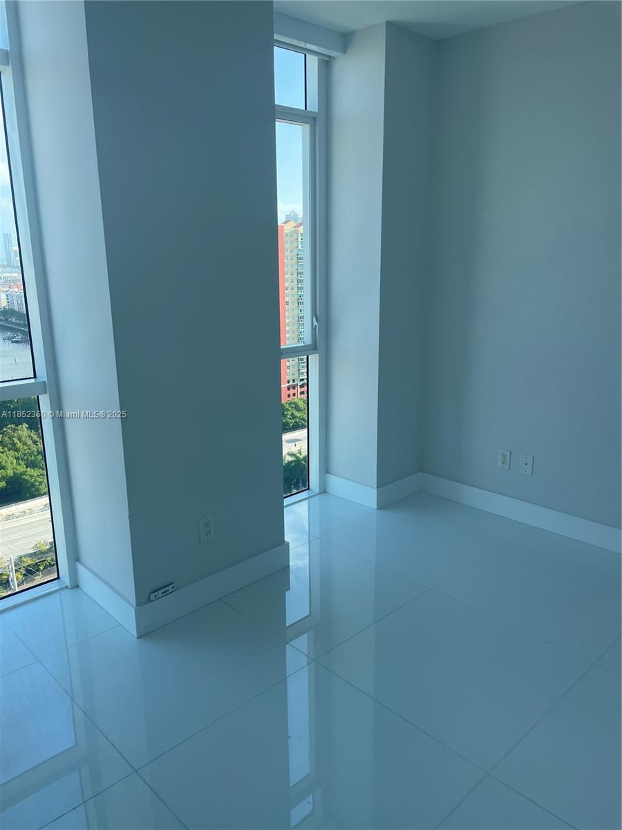 image 400 Sunny Isles31