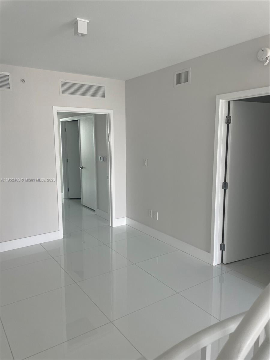 image 400 Sunny Isles35