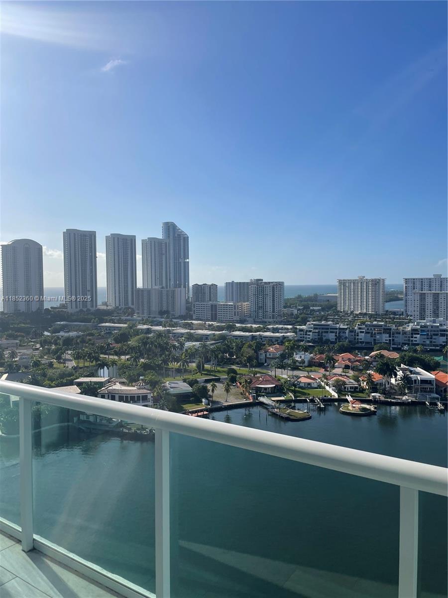 image 400 Sunny Isles40