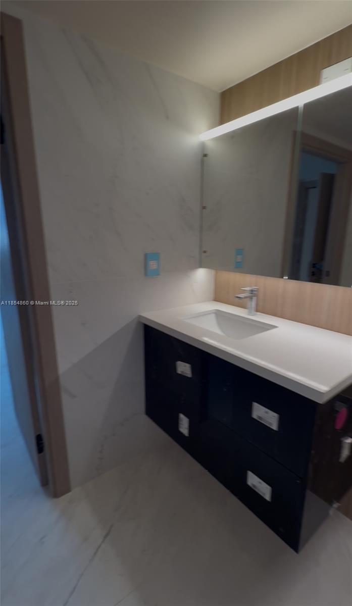 2080 S Ocean Dr #809