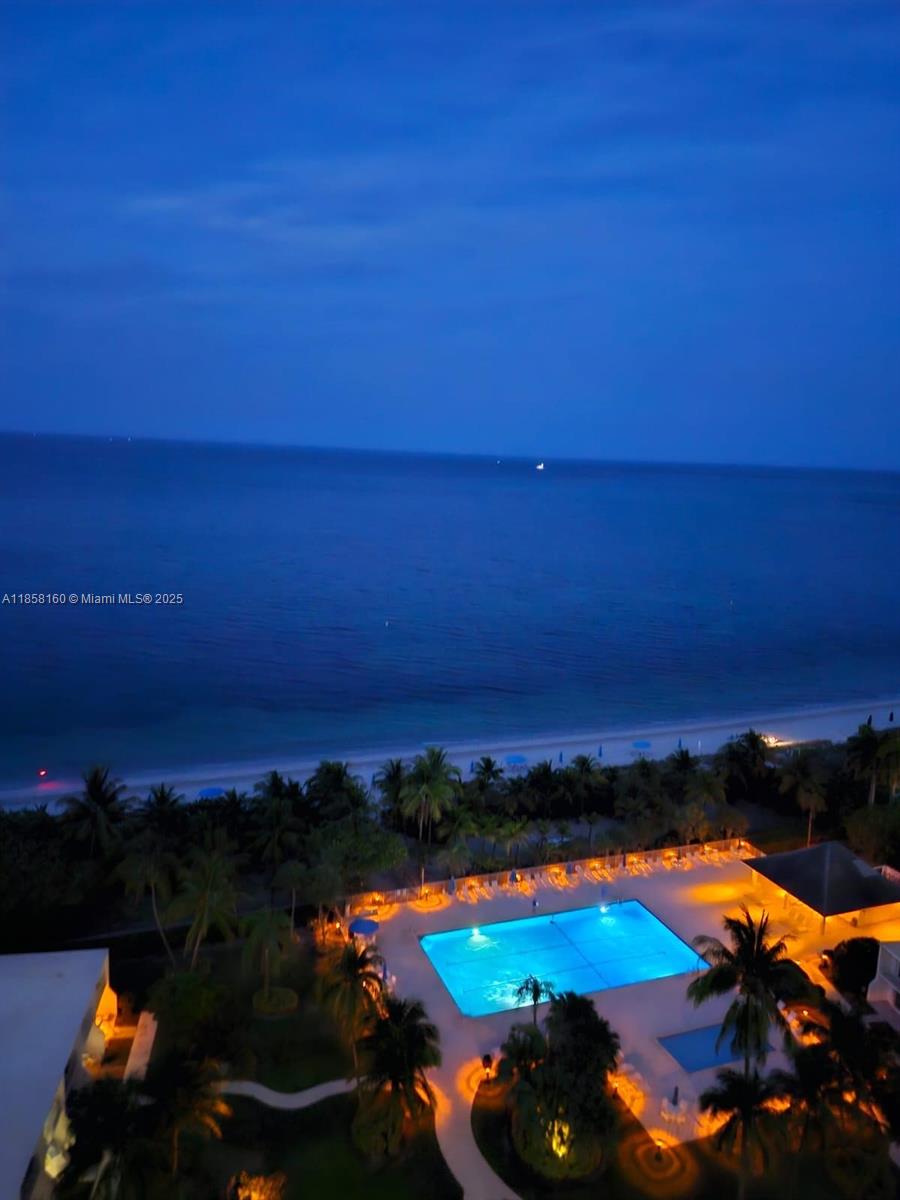 881 Ocean Dr #16F