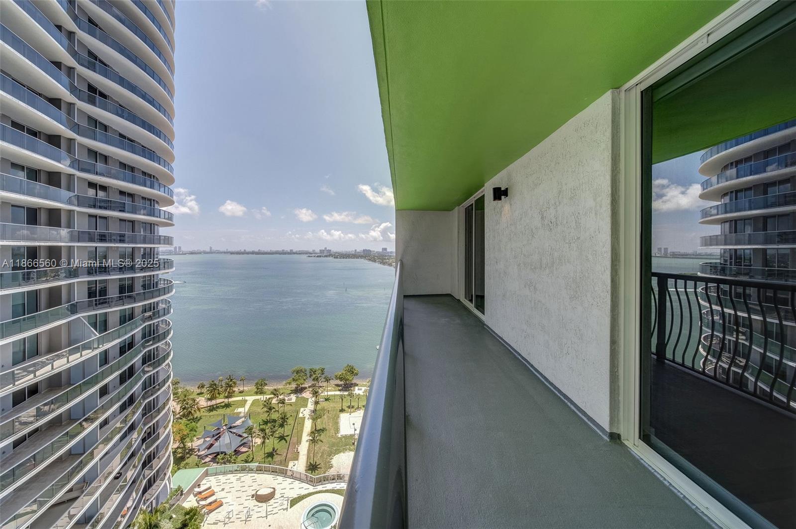 1756 N Bayshore Dr #29G