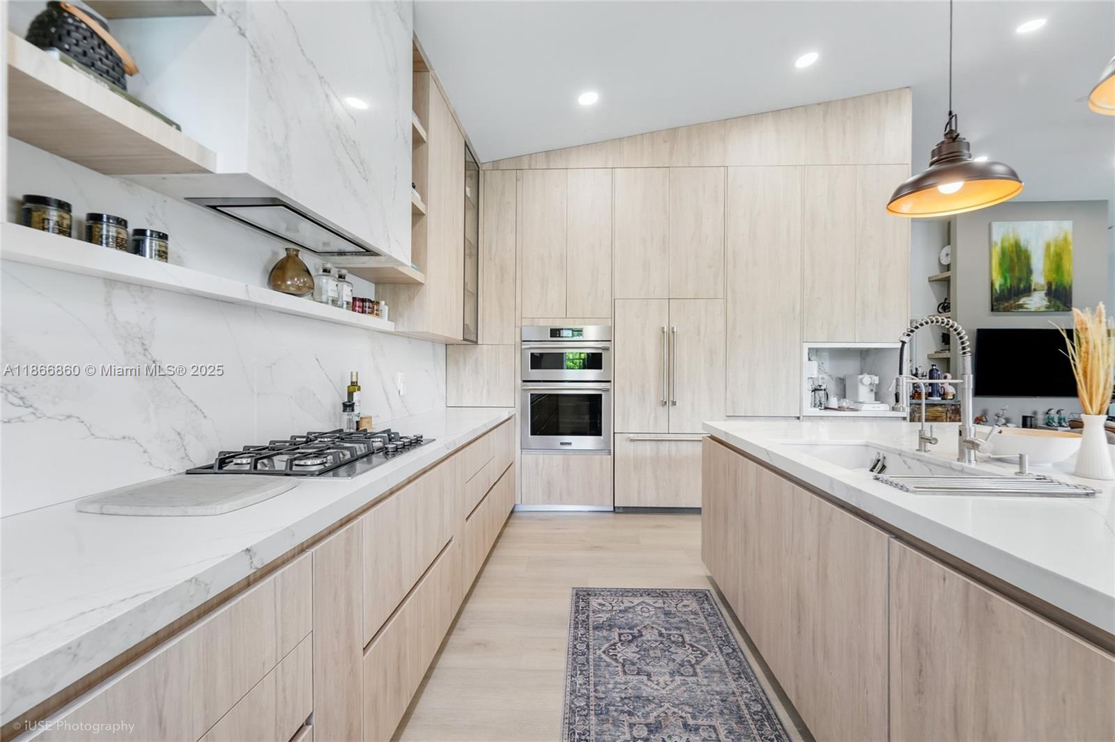 10040 NW 28th Ter Doral, FL 33172