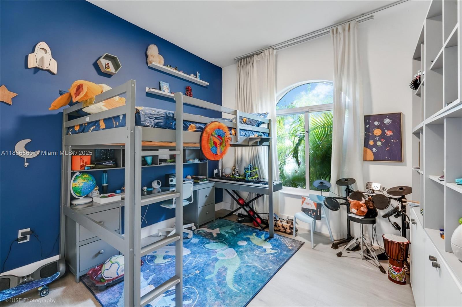 10040 NW 28th Ter Doral, FL 33172