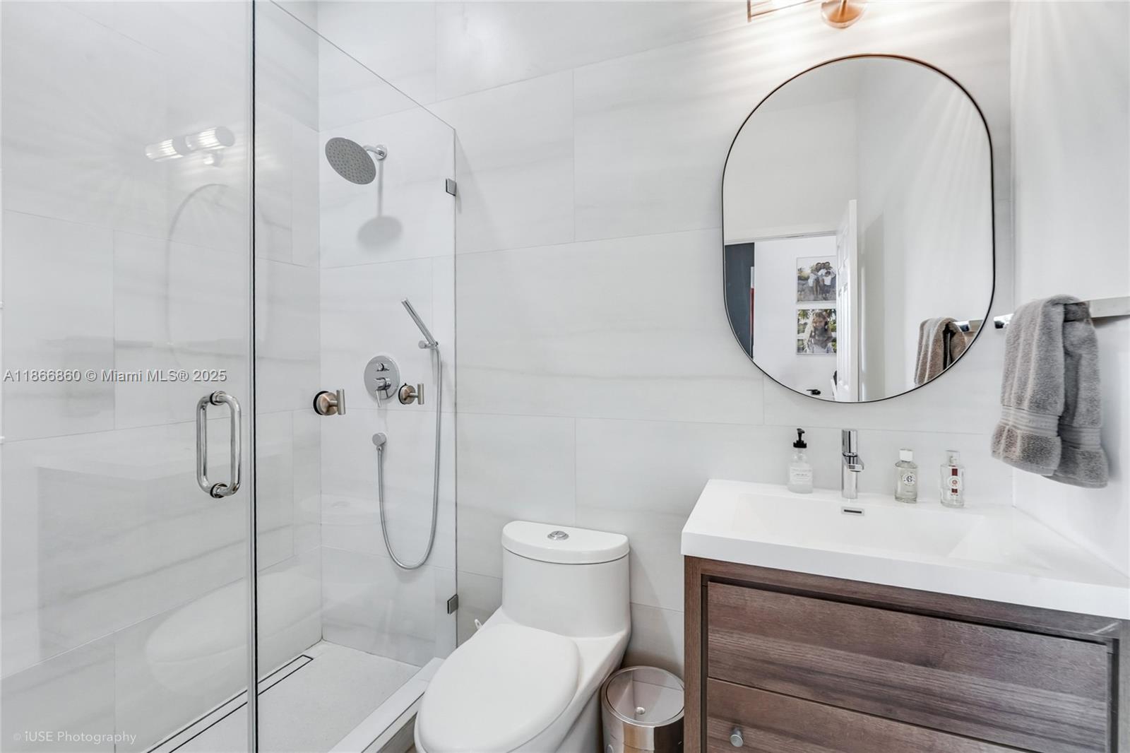 10040 NW 28th Ter Doral, FL 33172