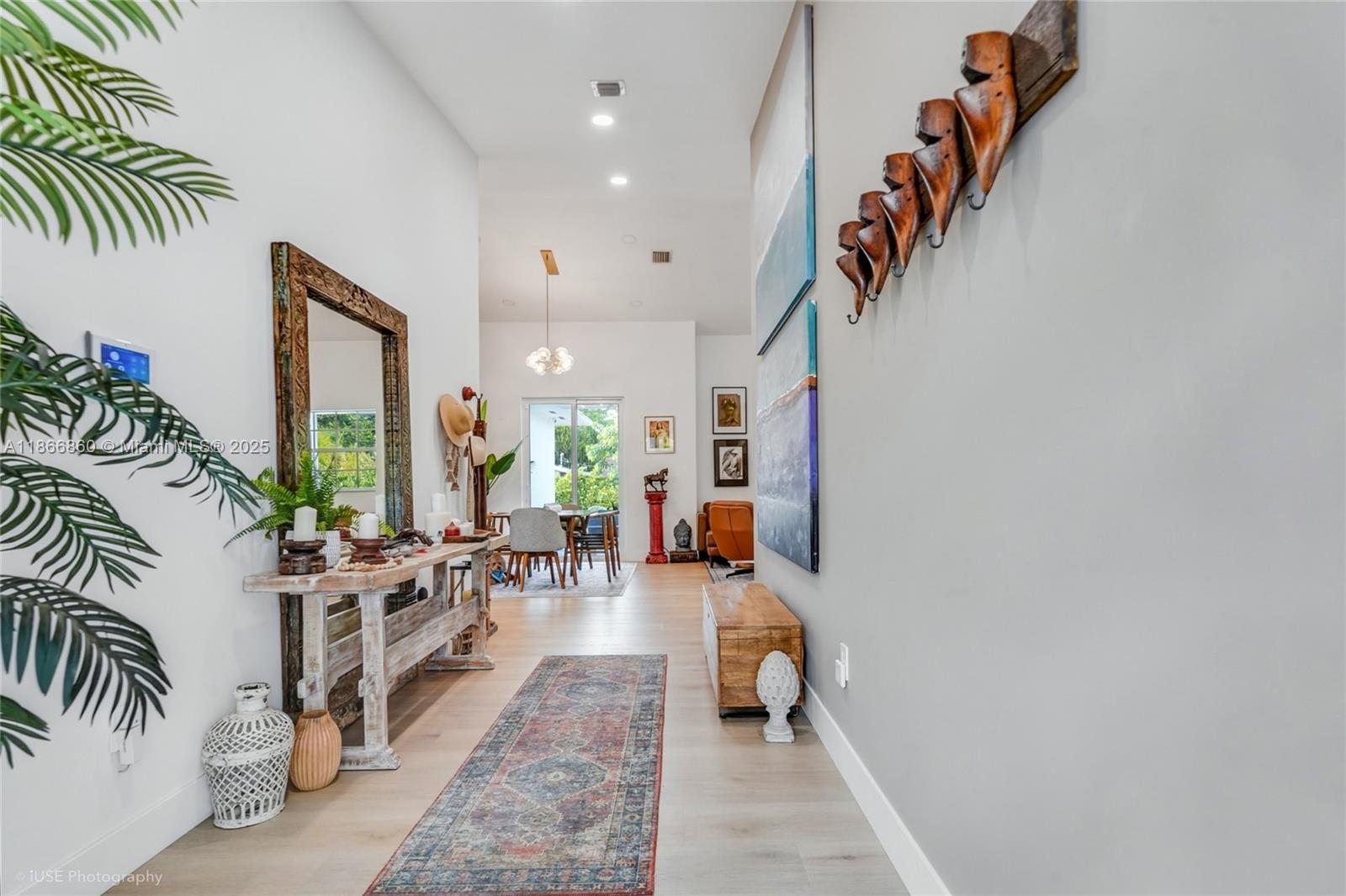 10040 NW 28th Ter Doral, FL 33172